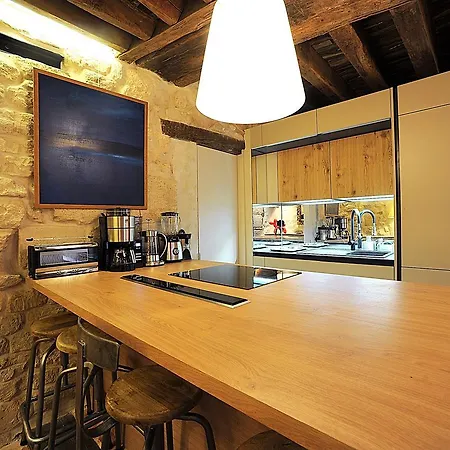 Appartamento Beautiful In Historical Marais *