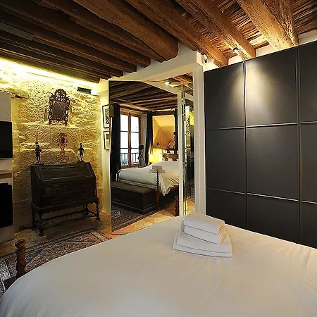 Beautiful In Historical Marais Appartamento