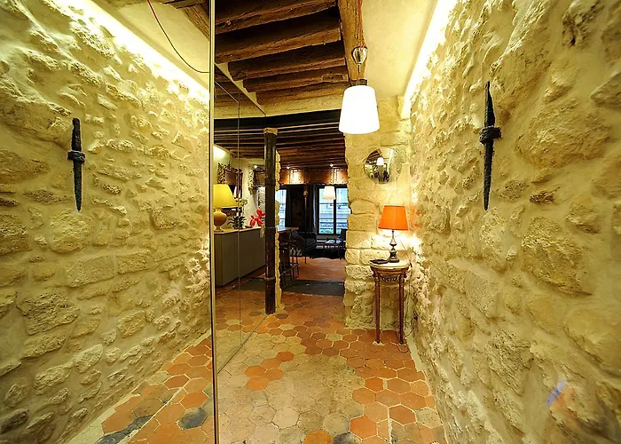 Beautiful In Historical Marais *