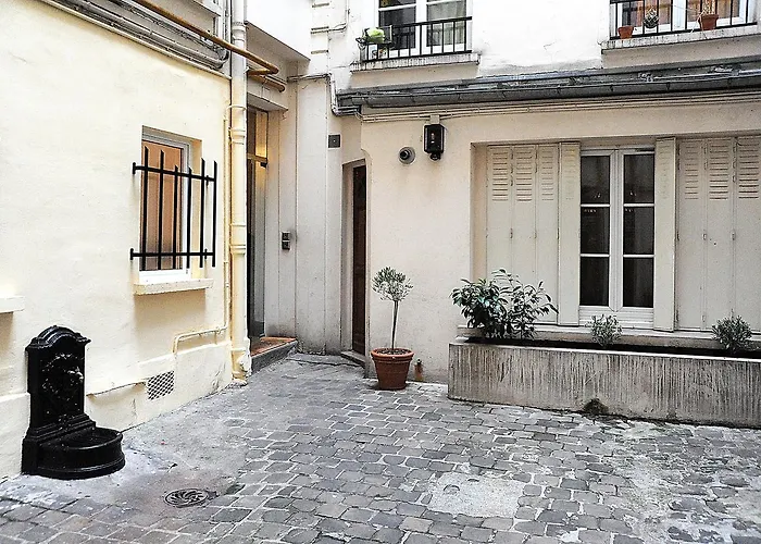 公寓 Beautiful In Historical Marais